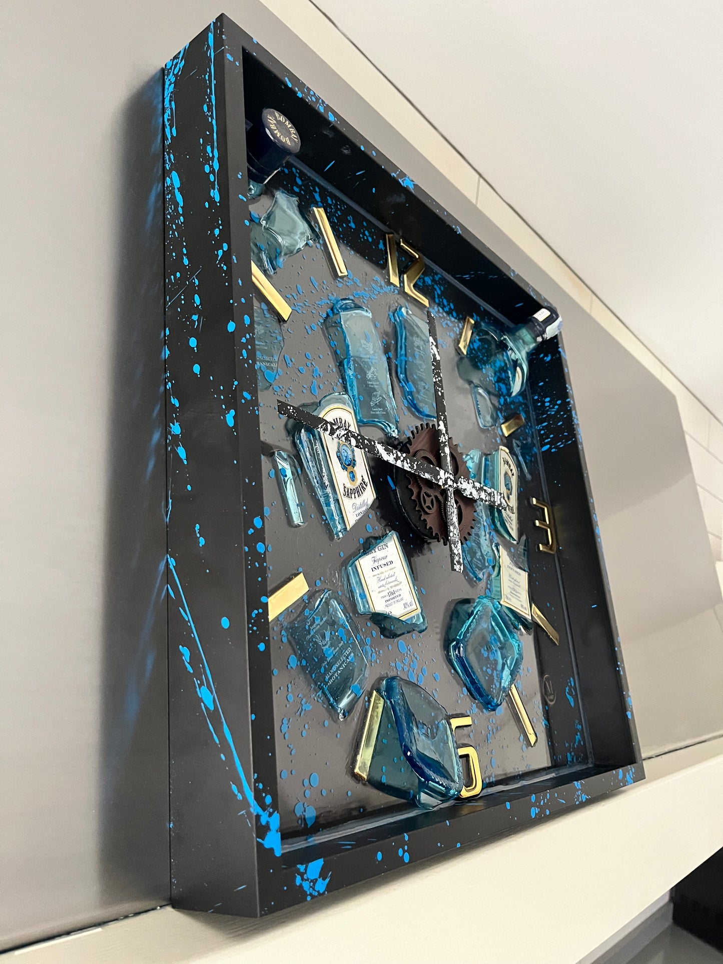 Design Clock with Bottles B