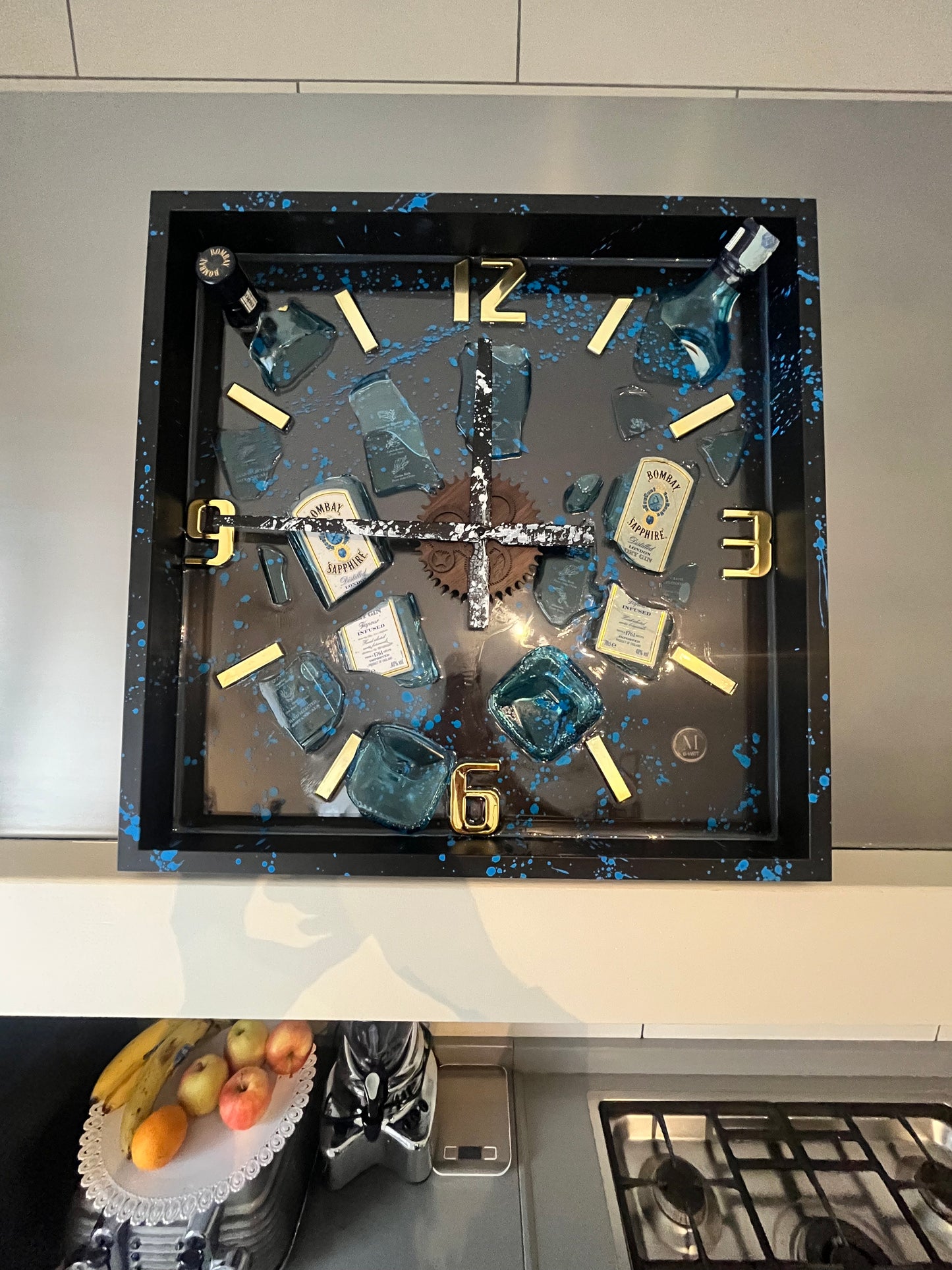 Design Clock with Bottles B